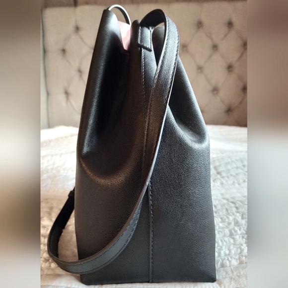 Forever 21 - Picture 2 of 5